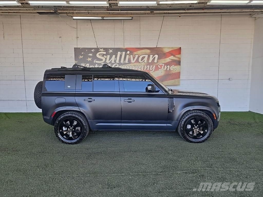 Land Rover Defender Avtomobili