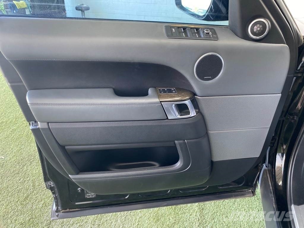 Land Rover Range Rover Sport Avtomobili