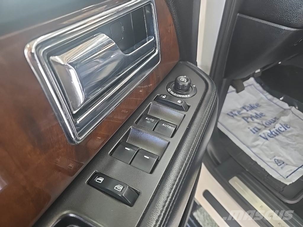 Lincoln Navigator 汽车