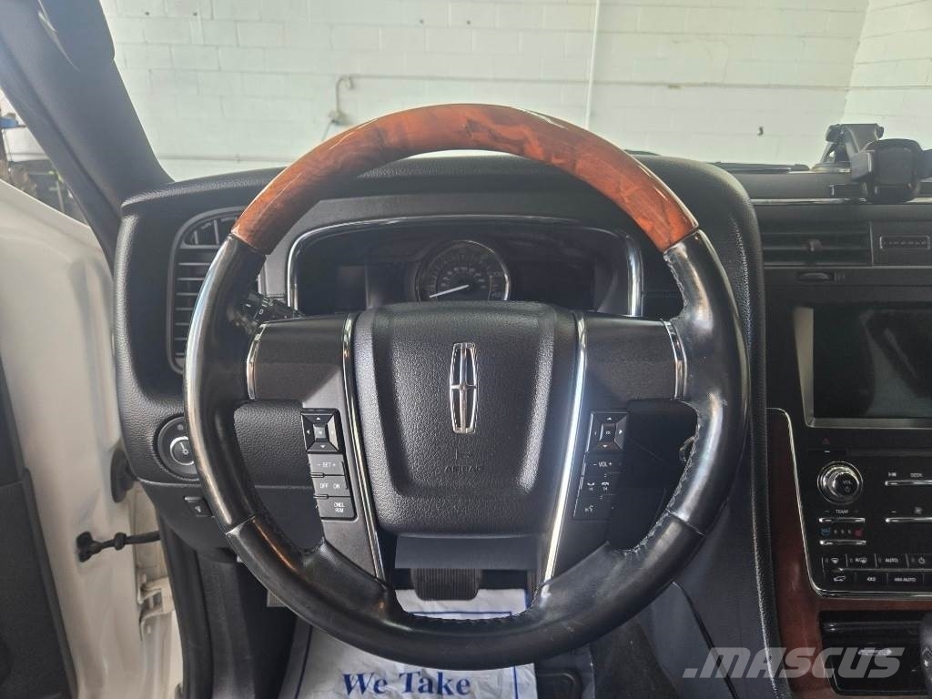 Lincoln Navigator 汽车