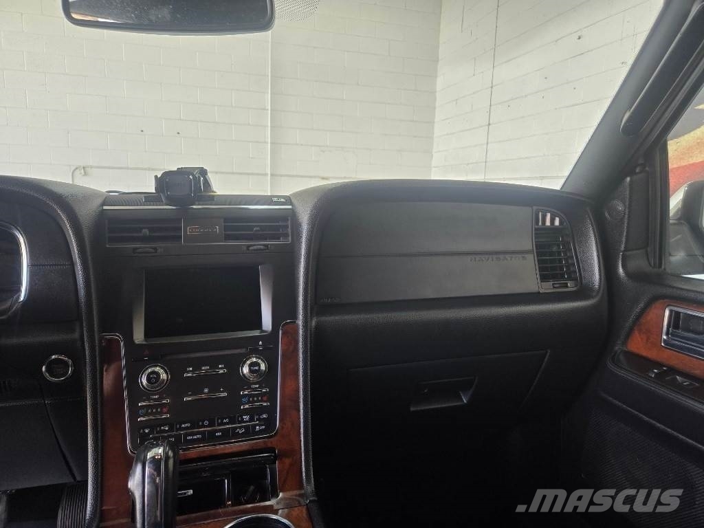 Lincoln Navigator 汽车