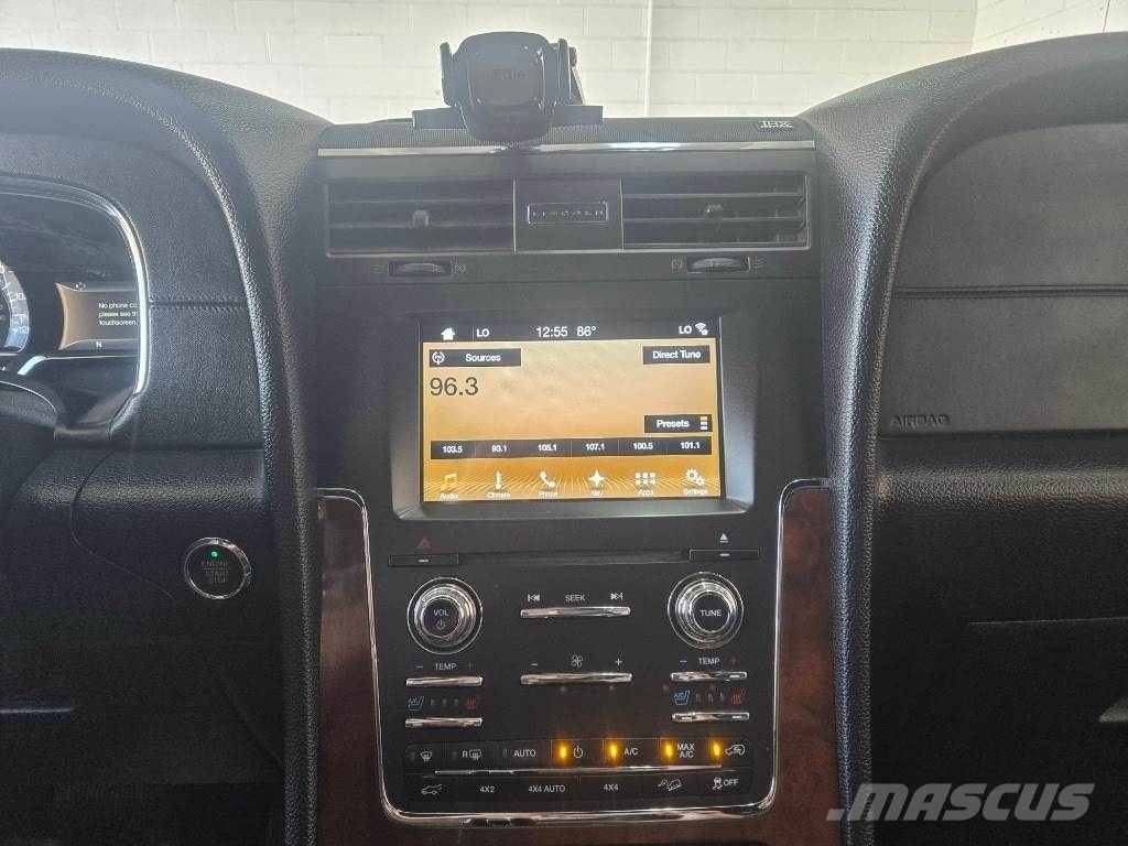 Lincoln Navigator 汽车
