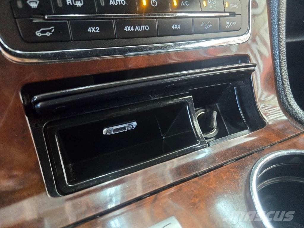 Lincoln Navigator 汽车