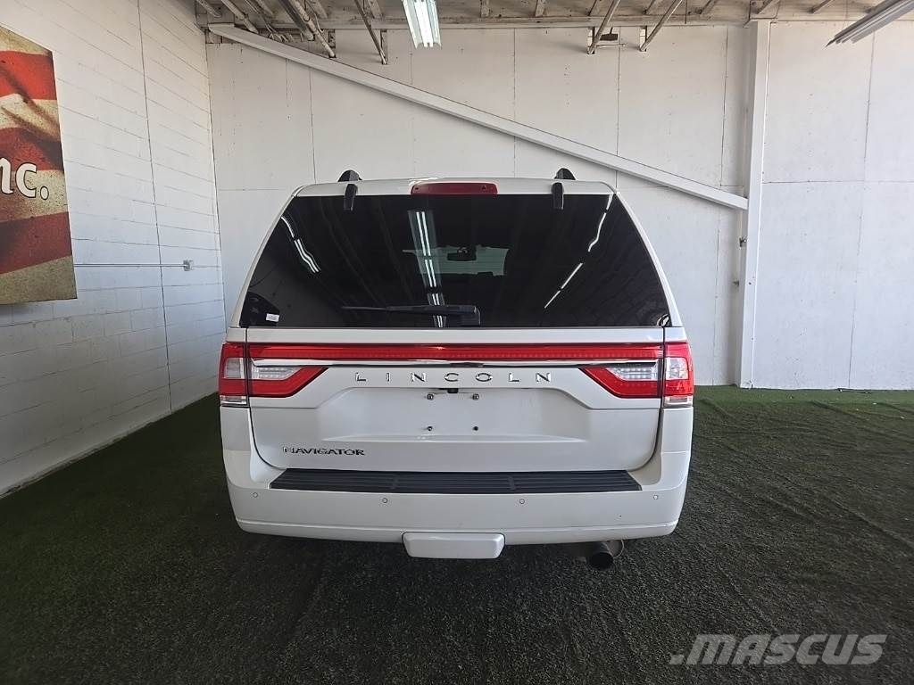Lincoln Navigator 汽车