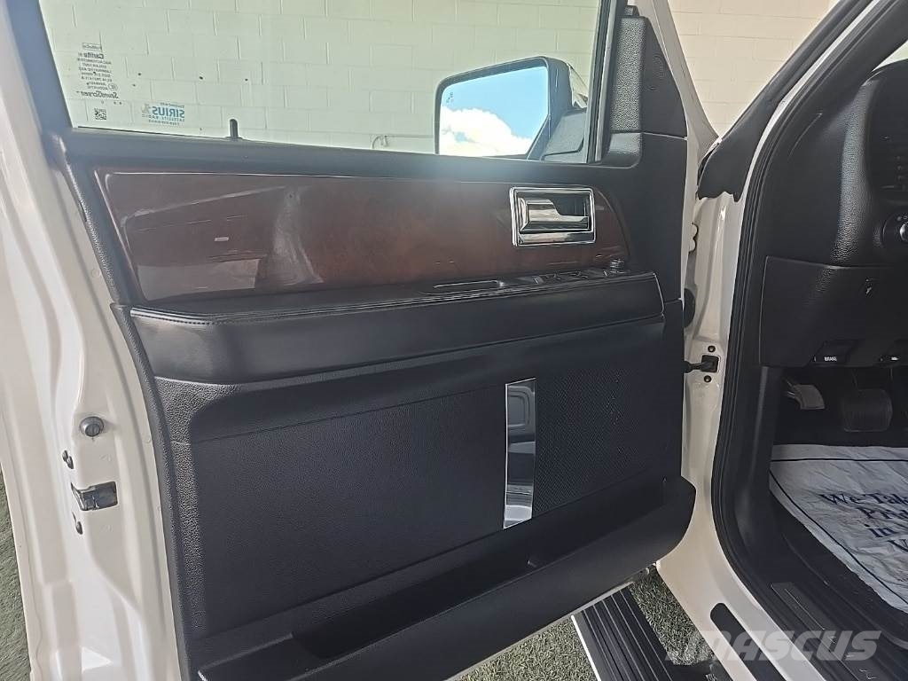 Lincoln Navigator 汽车