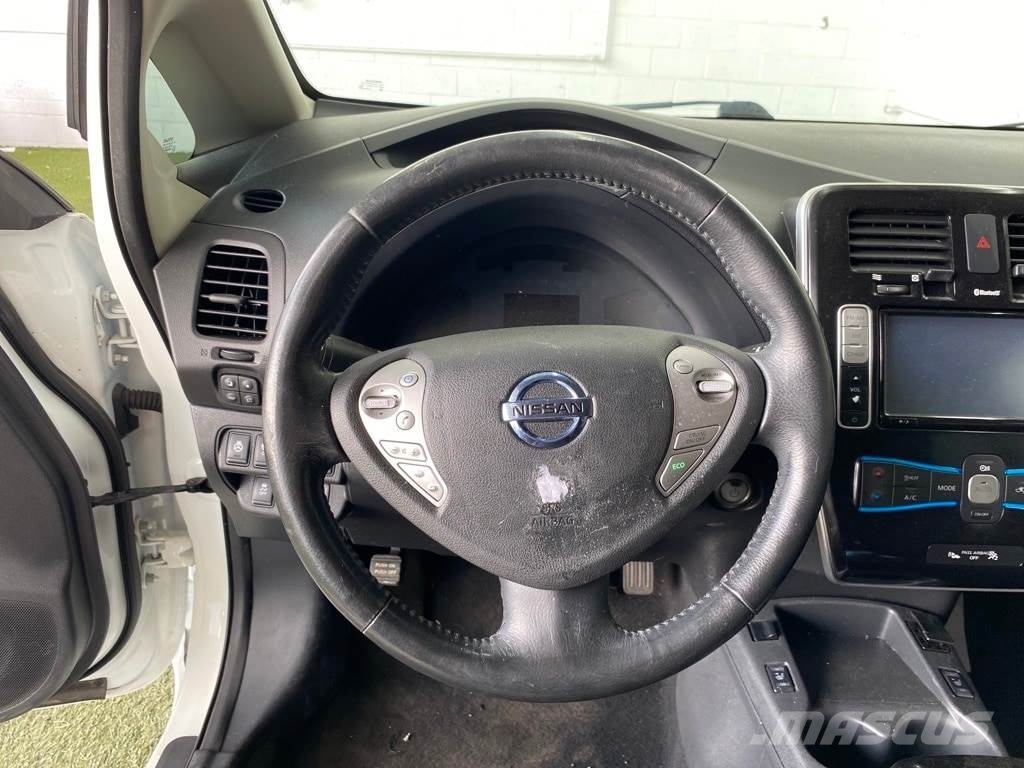 Nissan LEAF Voiture