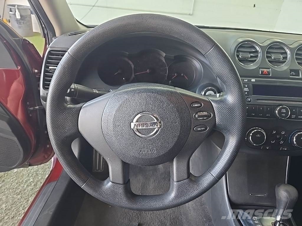 Nissan Altima Voiture