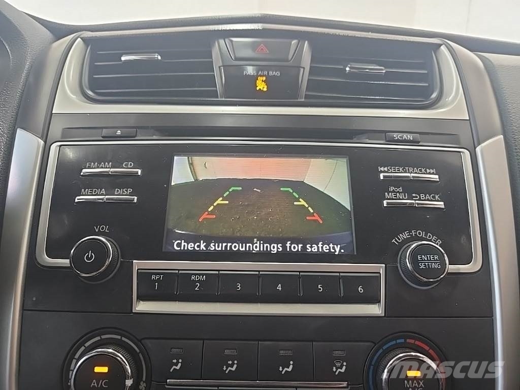 Nissan Altima Voiture