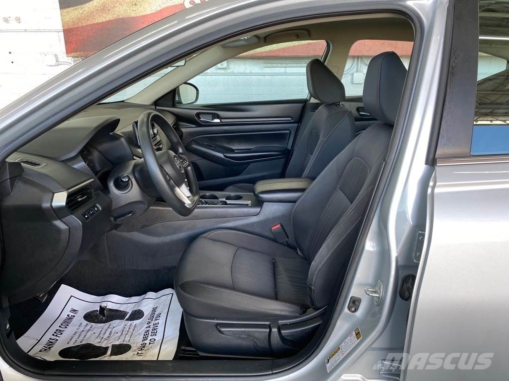 Nissan Altima Voiture