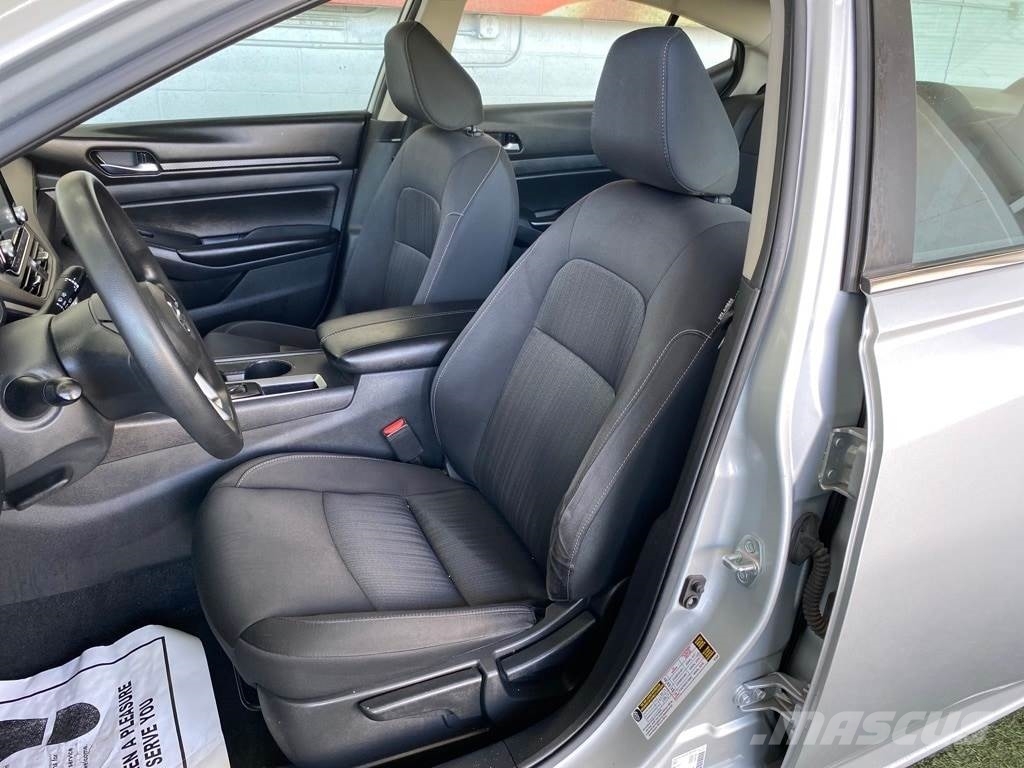 Nissan Altima Voiture