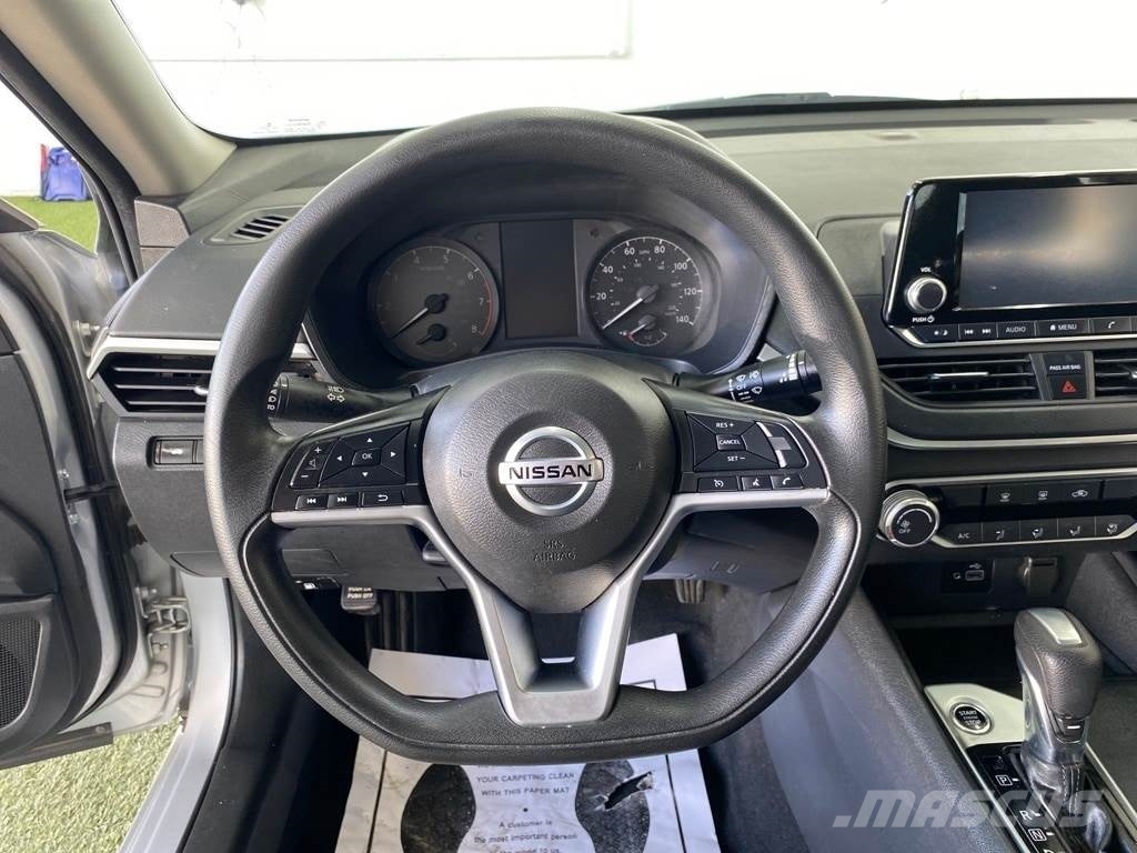 Nissan Altima Voiture