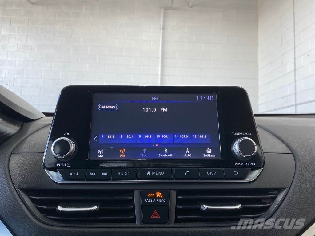 Nissan Altima Voiture