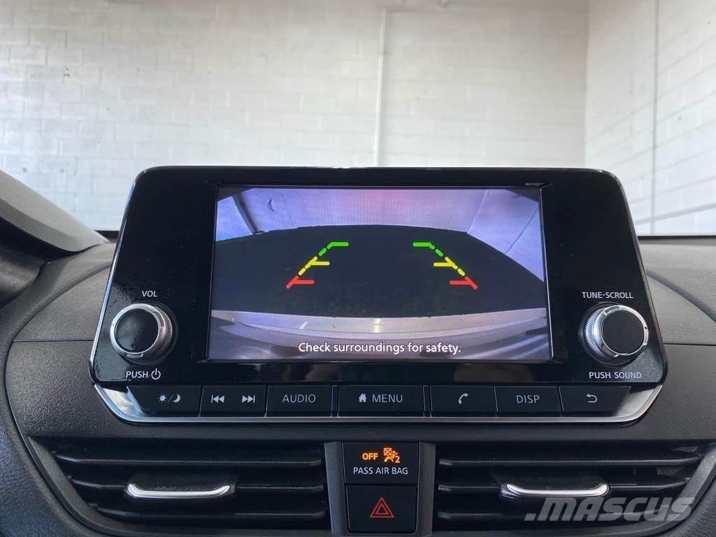 Nissan Altima Voiture