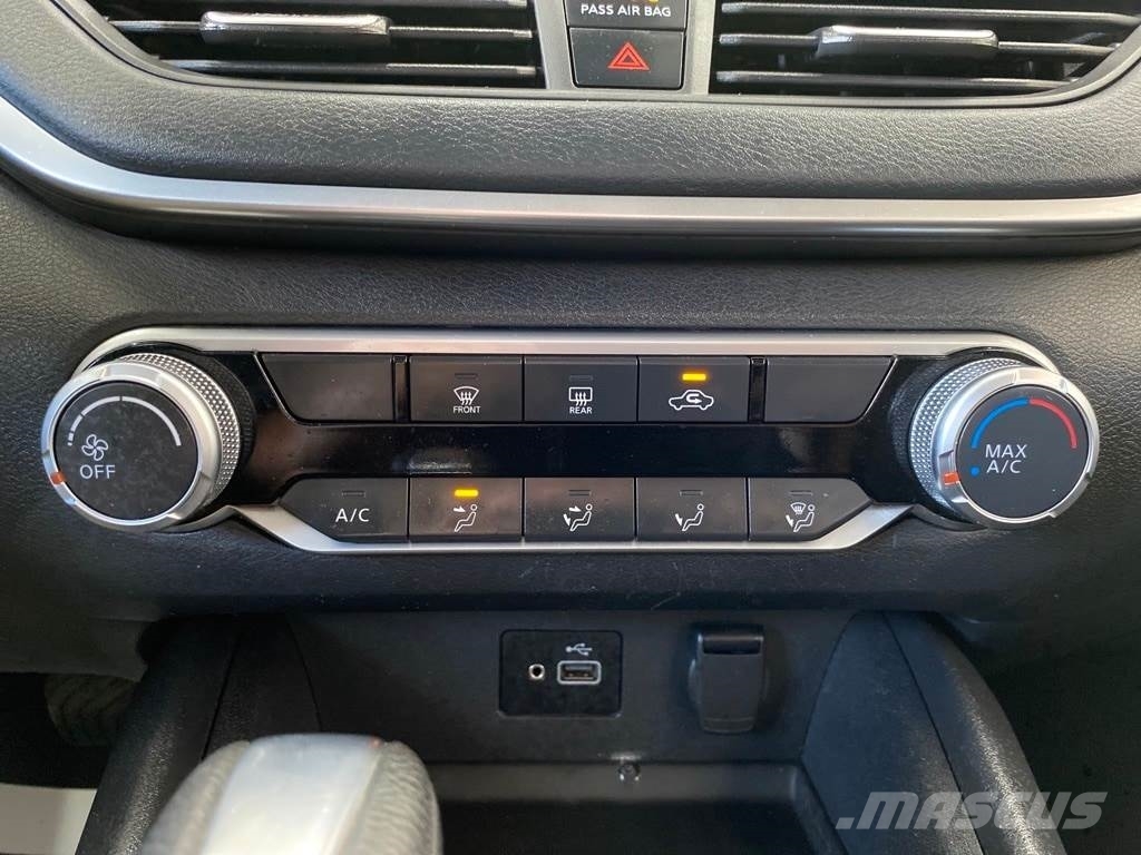 Nissan Altima Voiture