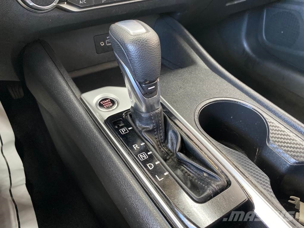 Nissan Altima Voiture