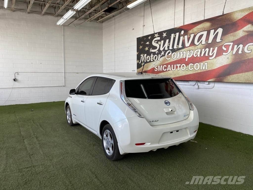 Nissan LEAF Voiture