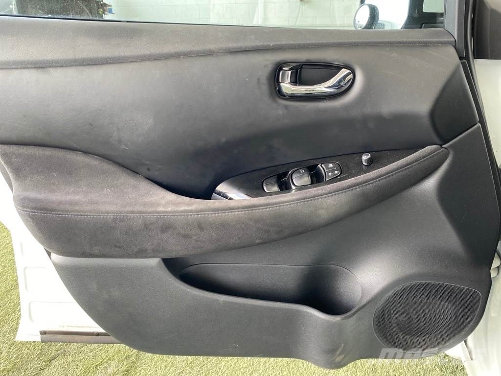 Nissan LEAF Voiture