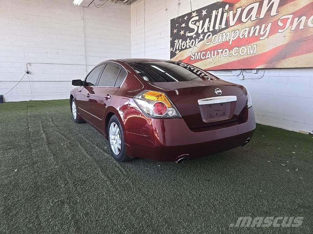 Nissan Altima Voiture