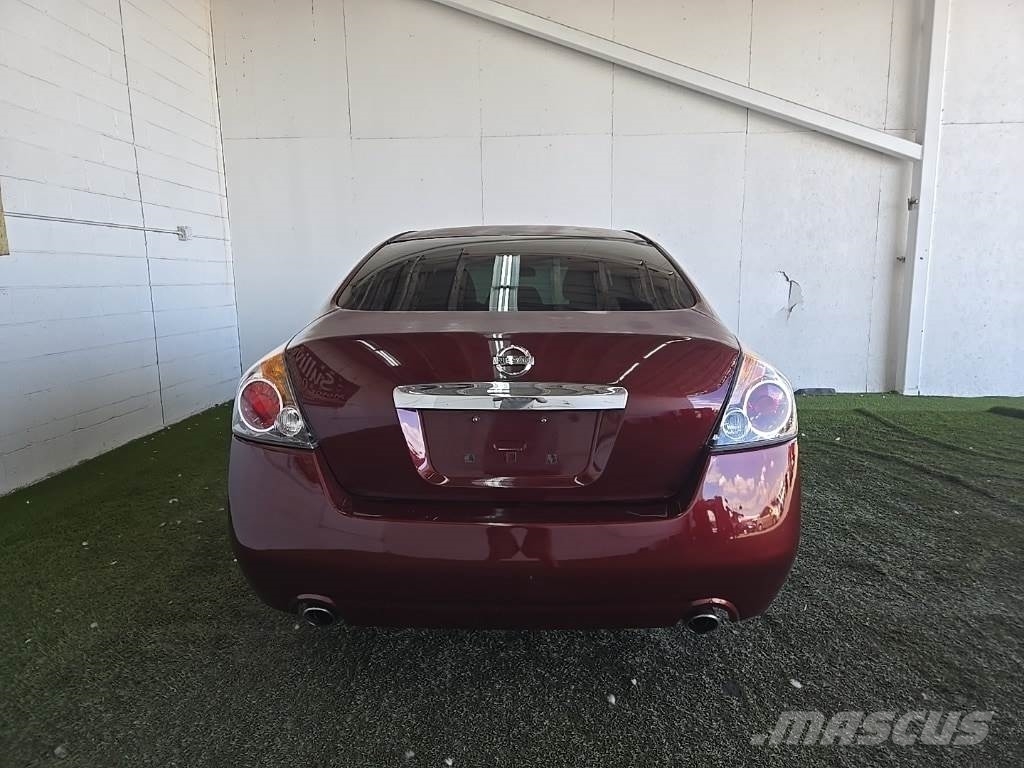 Nissan Altima Voiture