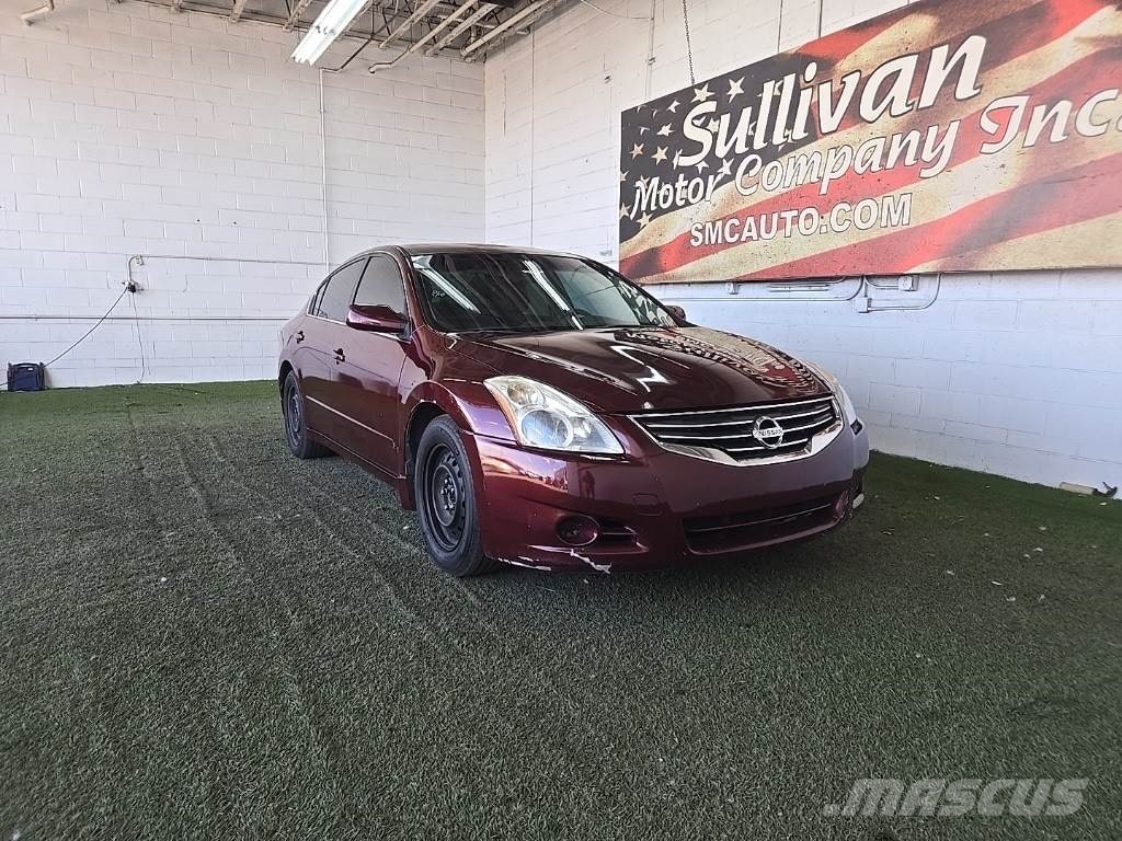 Nissan Altima Voiture