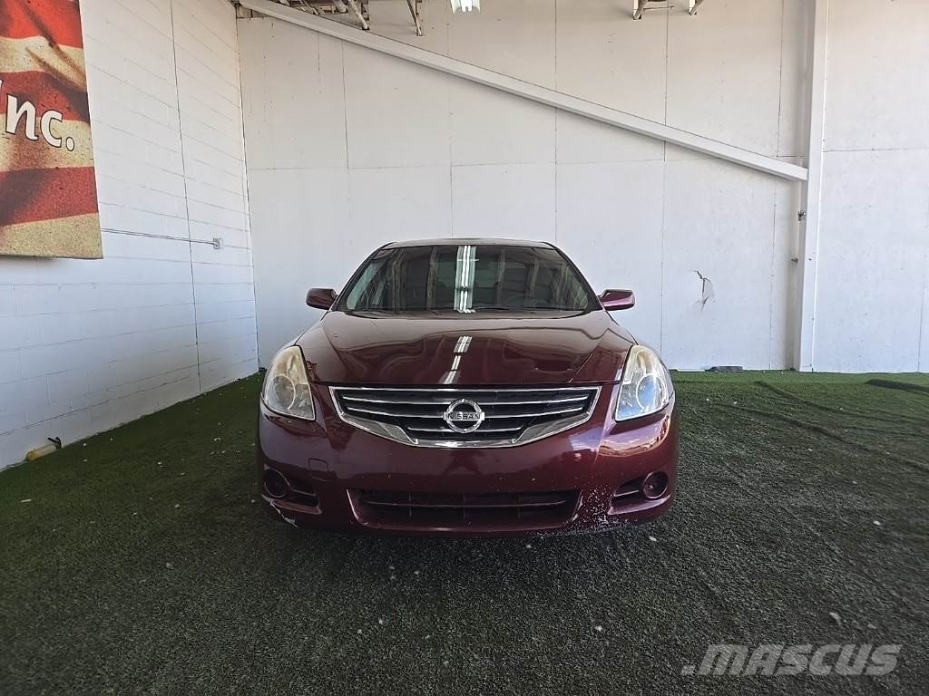 Nissan Altima Voiture