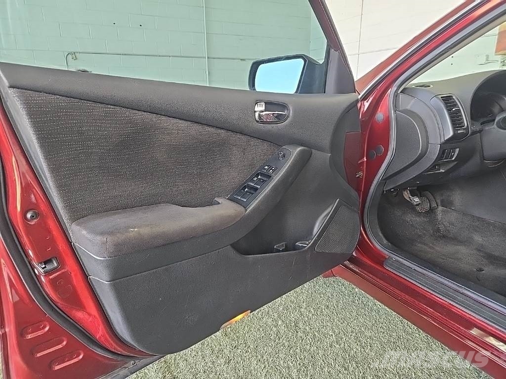 Nissan Altima Voiture