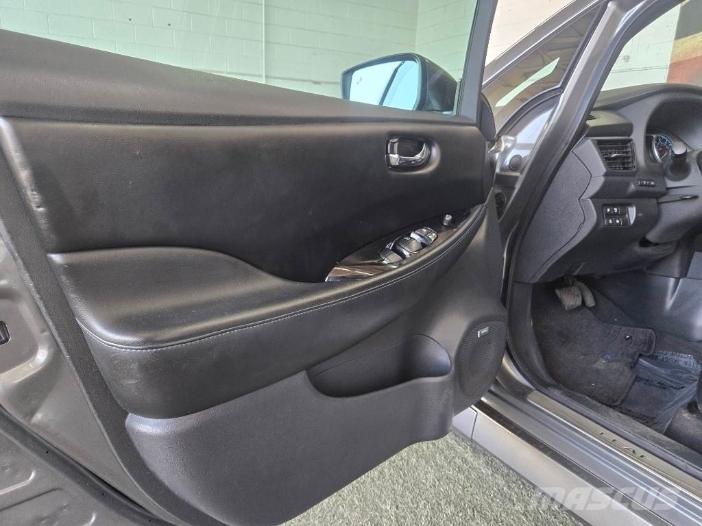 Nissan LEAF Voiture