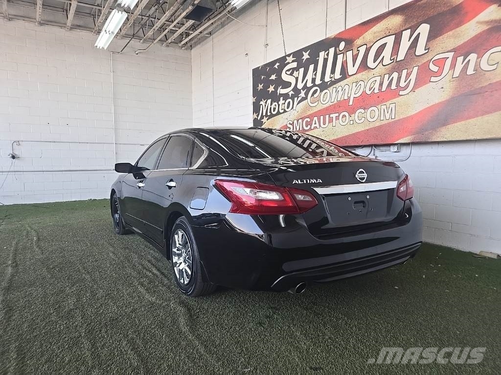 Nissan Altima Voiture