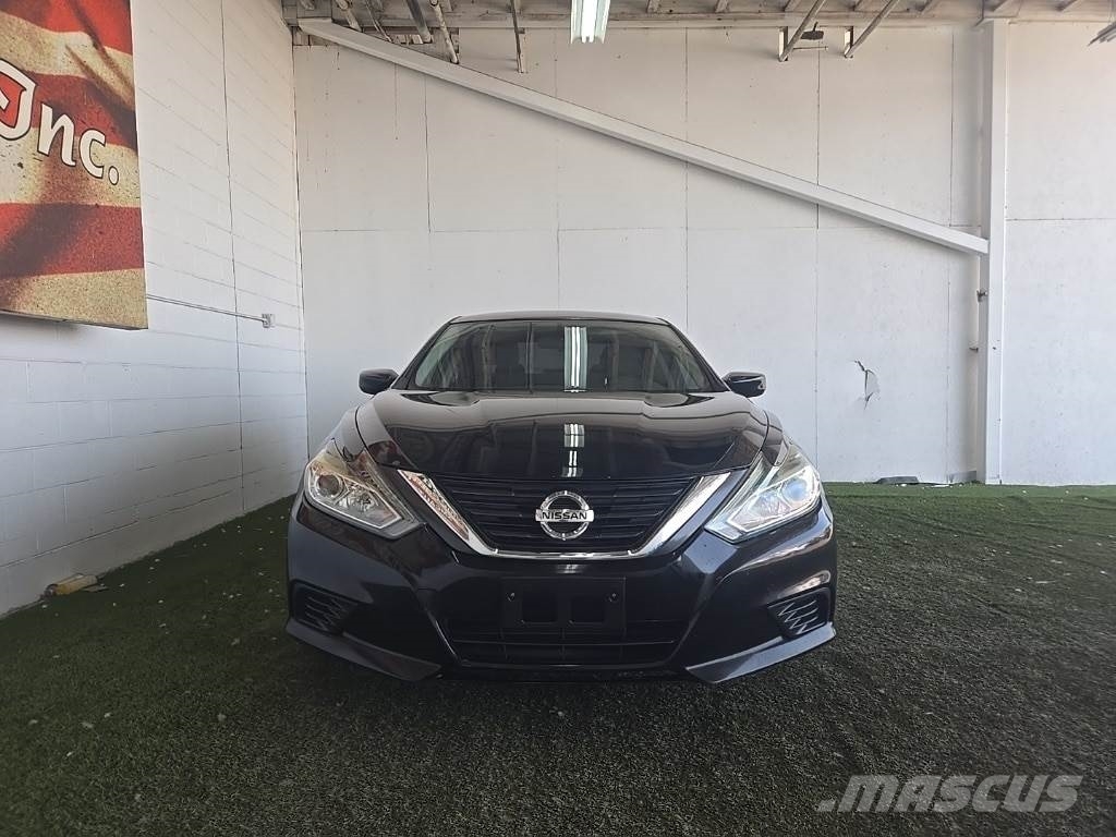 Nissan Altima Voiture
