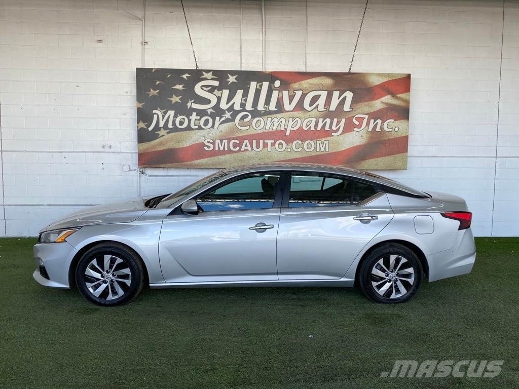Nissan Altima Voiture