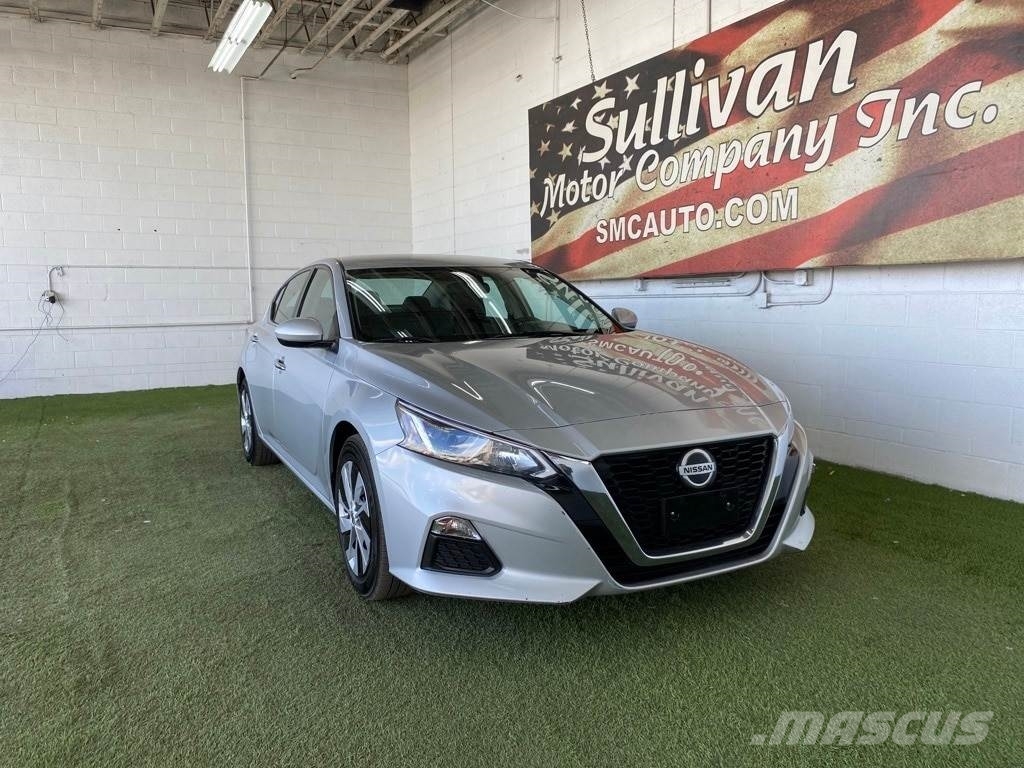 Nissan Altima Voiture