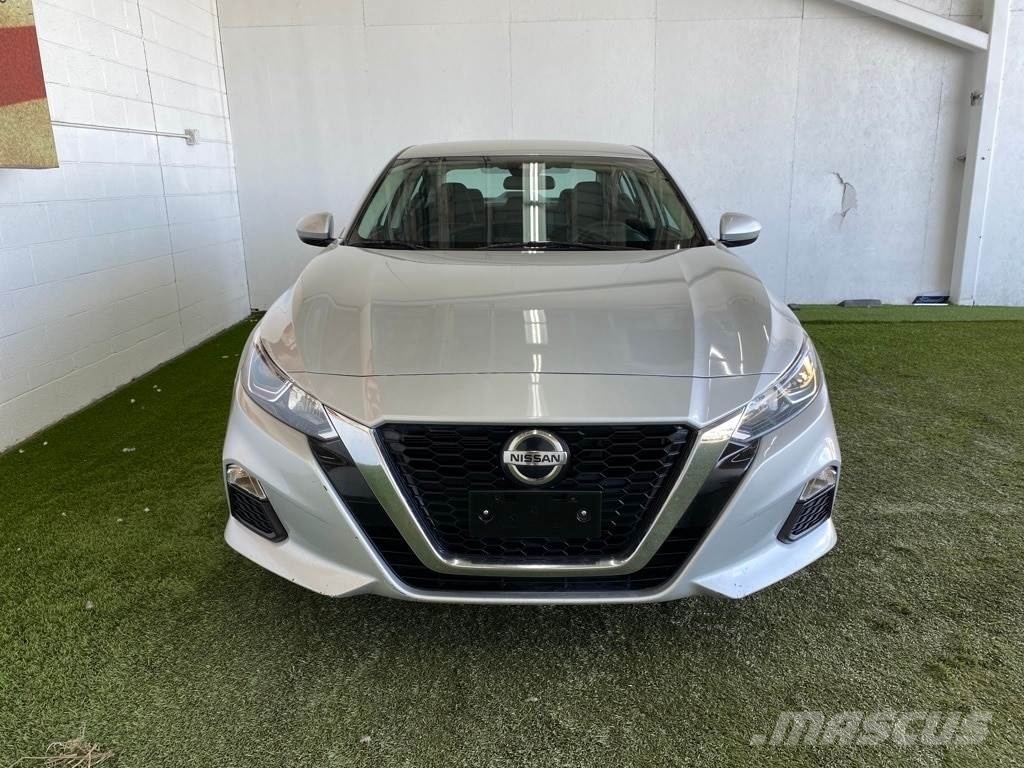 Nissan Altima Voiture