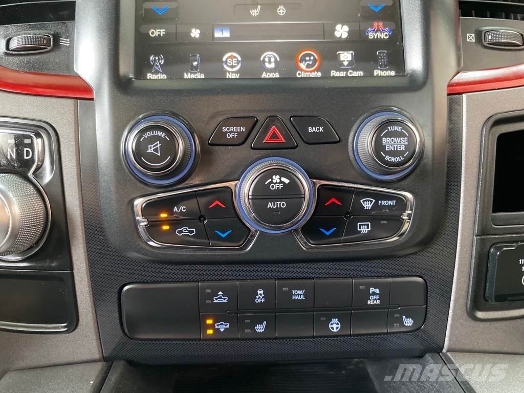 RAM 1500 شاحنات خفيفة/مفصلية الجوانب