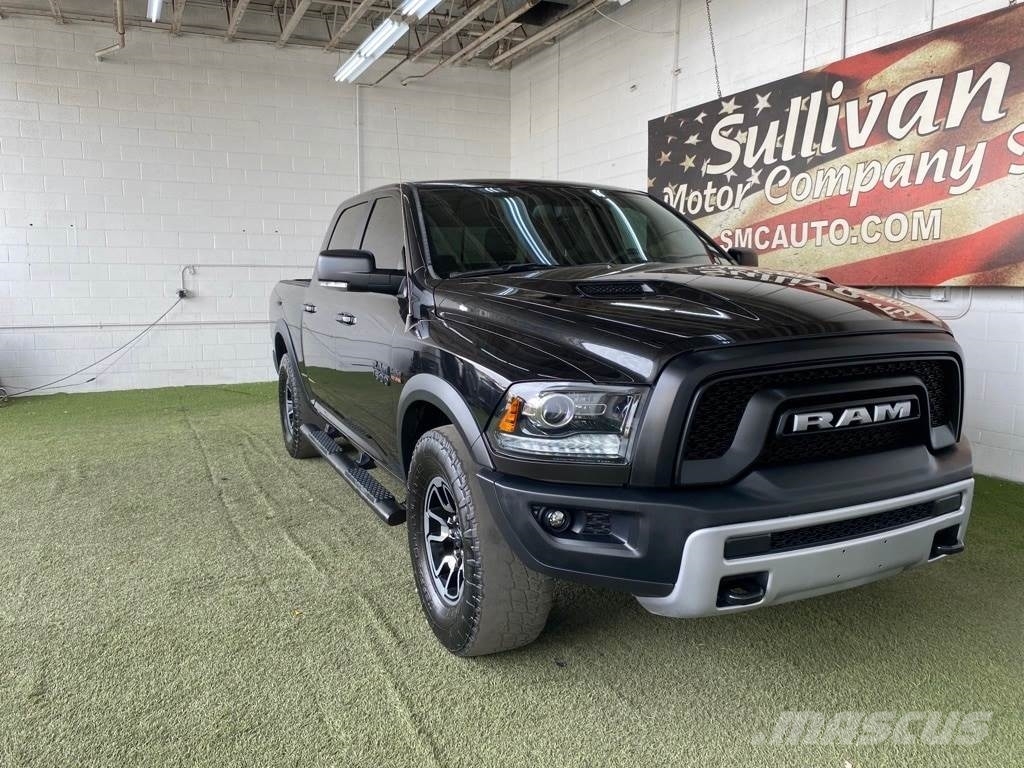 RAM 1500 شاحنات خفيفة/مفصلية الجوانب