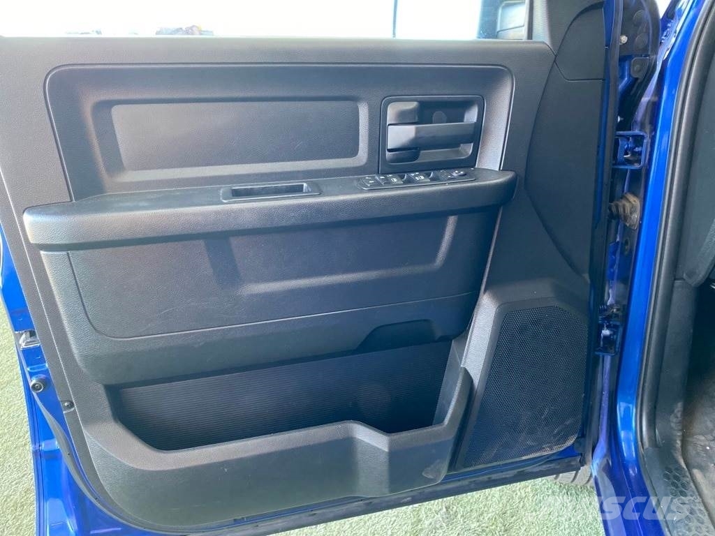 RAM 1500 شاحنات خفيفة/مفصلية الجوانب