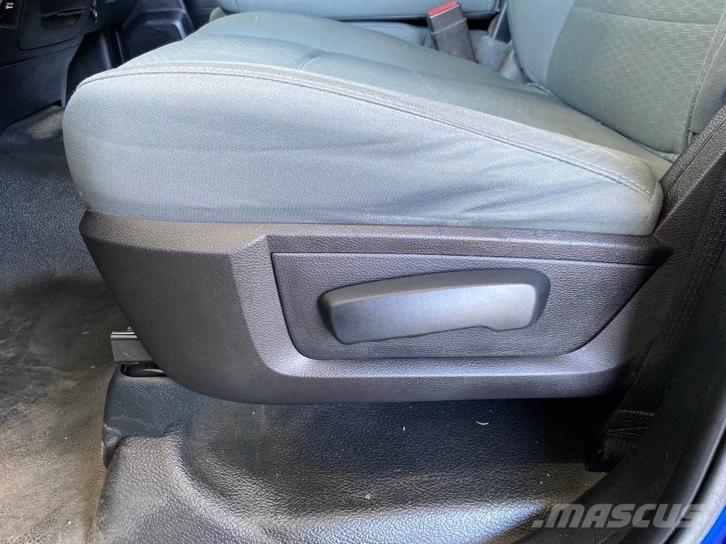 RAM 1500 شاحنات خفيفة/مفصلية الجوانب