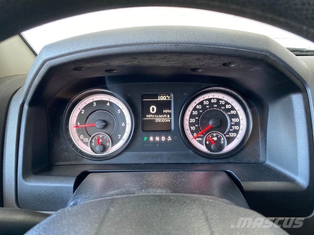 RAM 1500 شاحنات خفيفة/مفصلية الجوانب