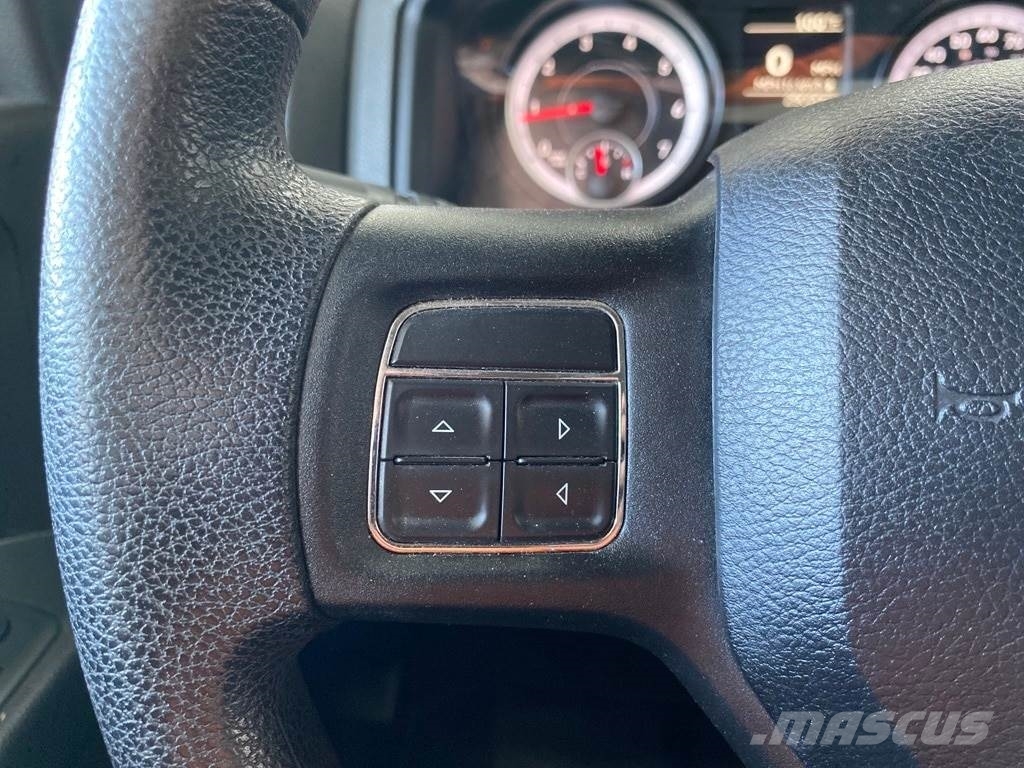 RAM 1500 شاحنات خفيفة/مفصلية الجوانب