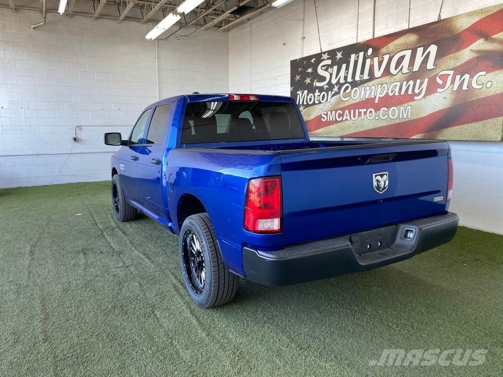 RAM 1500 شاحنات خفيفة/مفصلية الجوانب