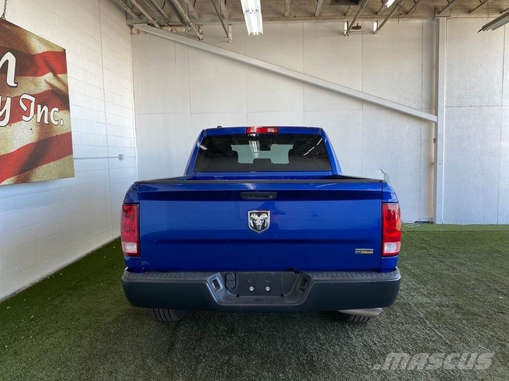 RAM 1500 شاحنات خفيفة/مفصلية الجوانب