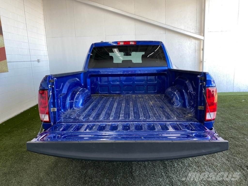 RAM 1500 شاحنات خفيفة/مفصلية الجوانب