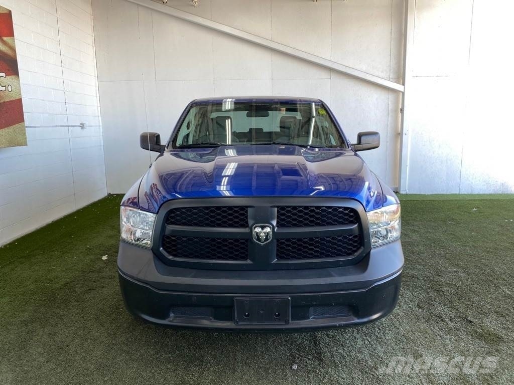 RAM 1500 شاحنات خفيفة/مفصلية الجوانب