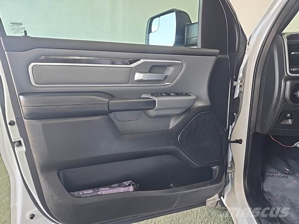 RAM 1500 شاحنات خفيفة/مفصلية الجوانب