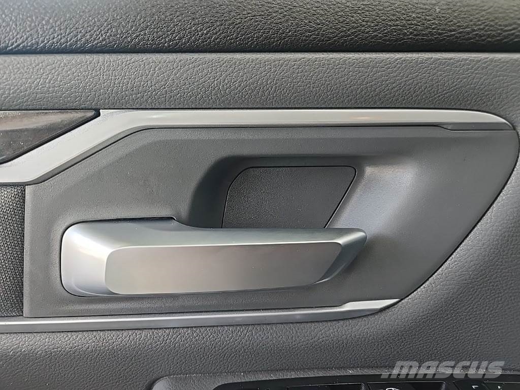 RAM 1500 شاحنات خفيفة/مفصلية الجوانب
