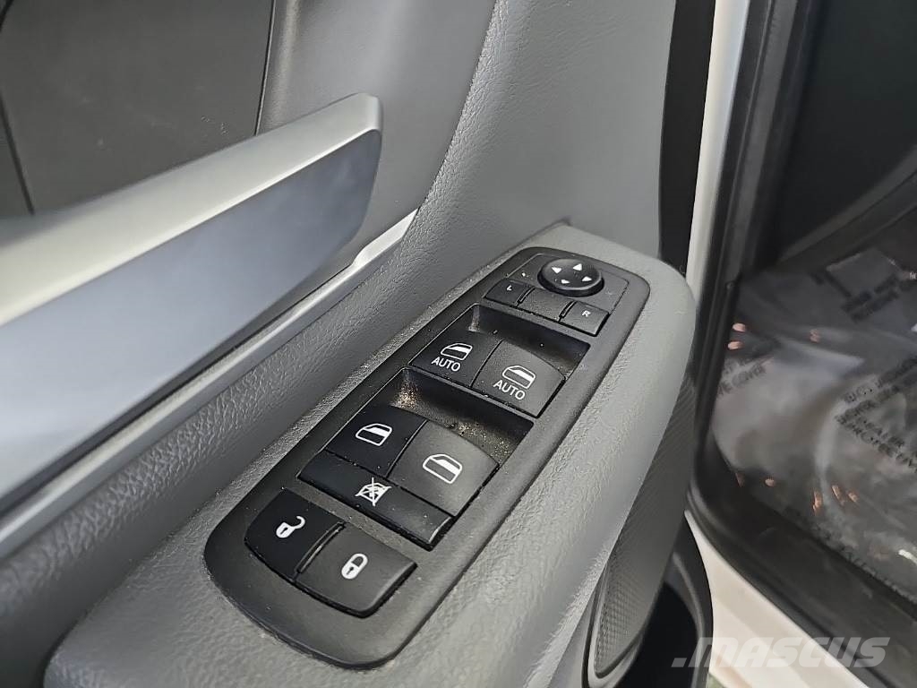 RAM 1500 شاحنات خفيفة/مفصلية الجوانب