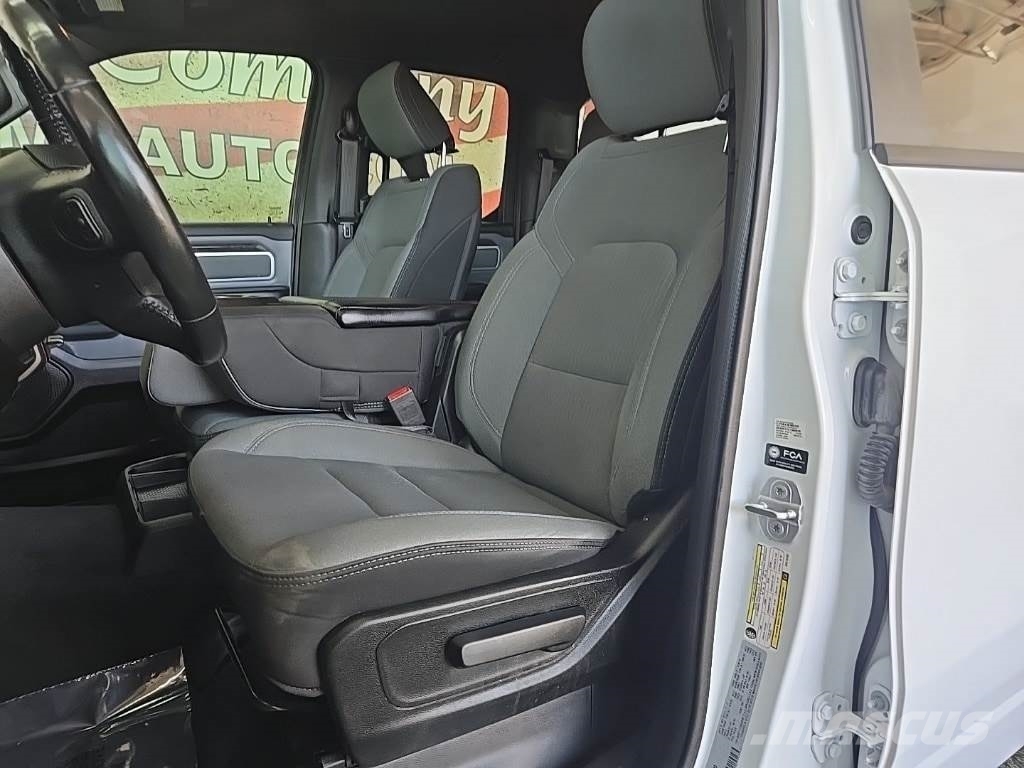 RAM 1500 شاحنات خفيفة/مفصلية الجوانب