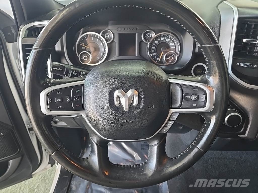 RAM 1500 شاحنات خفيفة/مفصلية الجوانب