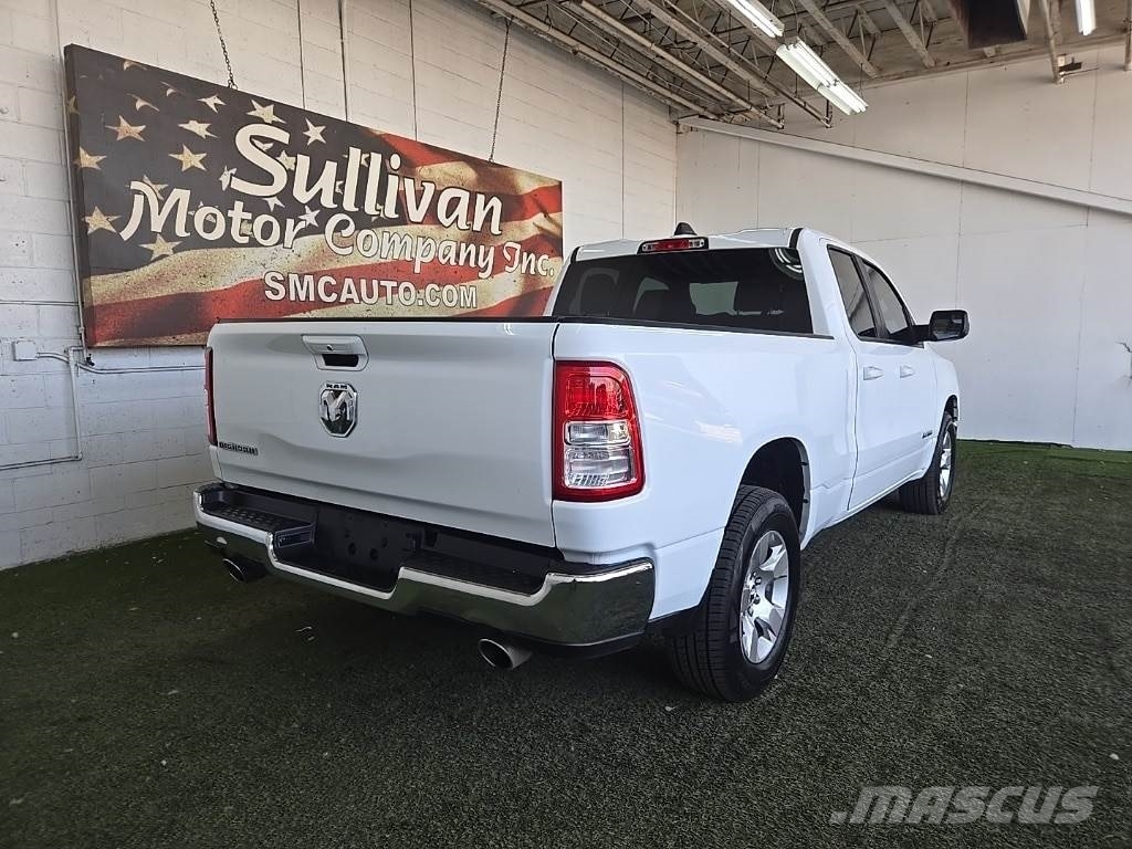 RAM 1500 شاحنات خفيفة/مفصلية الجوانب