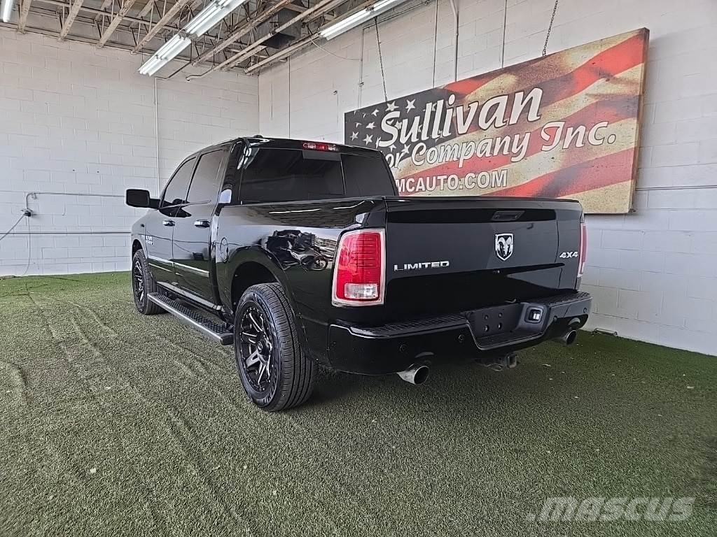 RAM 1500 شاحنات خفيفة/مفصلية الجوانب