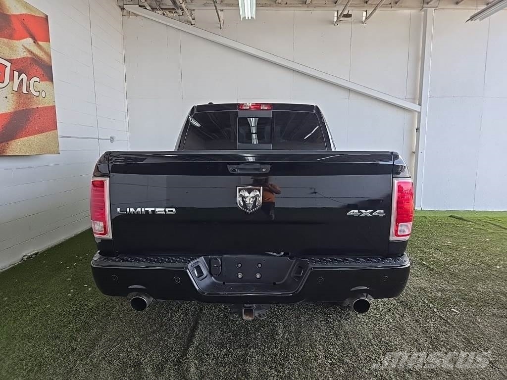 RAM 1500 شاحنات خفيفة/مفصلية الجوانب